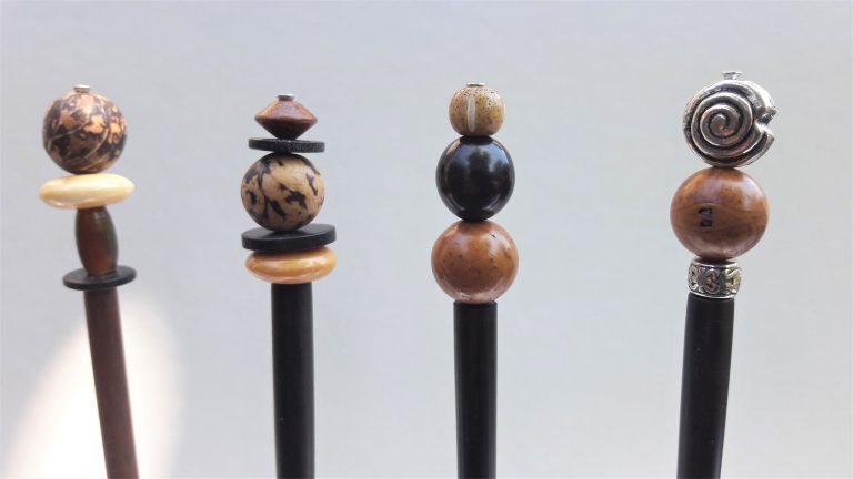 #14 - Ebenholz, Veilchenholz, Steinnuss, Horn, Bein, Palmholz, Altsilber