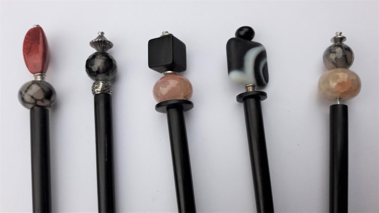 #8 - Ebenholz, Achate, Karneol, Koralle, Altsilber