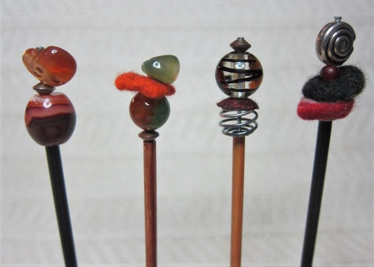 #24 - Ebenholz, Veilchenholz, Rosenholz, Achate, Muranoglas, Wollfilz, Altsilber