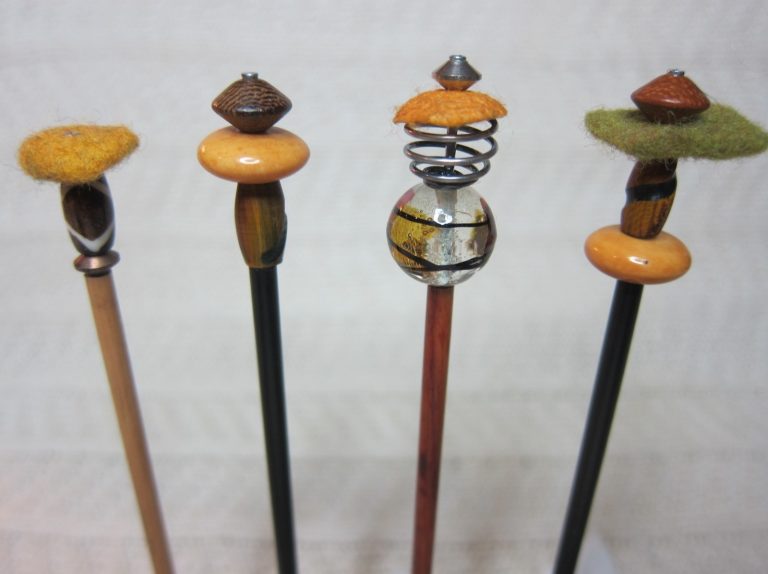 #25 - Ebenholz, Veilchenholz, Rosenholz, Horn, Bein, Muranoglas, Wollfilz, Altsilber