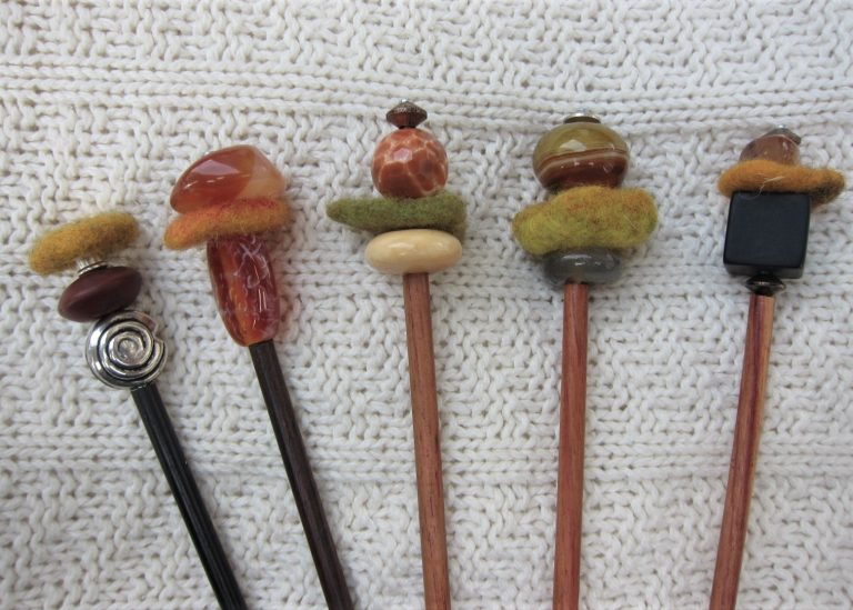 #30 - Ebenholz, Rosenholz, Achate, Karneol, Mookait, Wollfilz, Altsilber