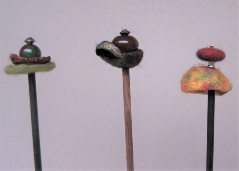 #28 - Ebenholz, Veilchenholz, Achate, Seidenkokon, Wollfilz