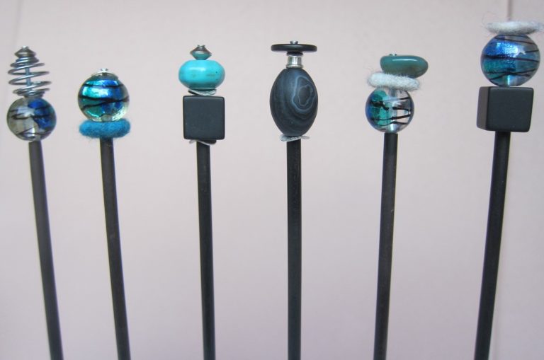 #15 - Ebenholz, Achate, Howlith, Muranoglas, Wollfilz, Altsilber, Echtsilber